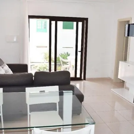 Apartamento Snug In Puerto Del Carmen With Private Terrace *