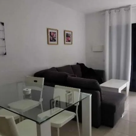 Snug In Puerto Del Carmen With Private Terrace Апартаменти *